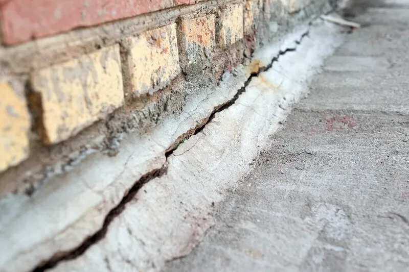 Fissures et retrait-gonflement des argiles en PACA
